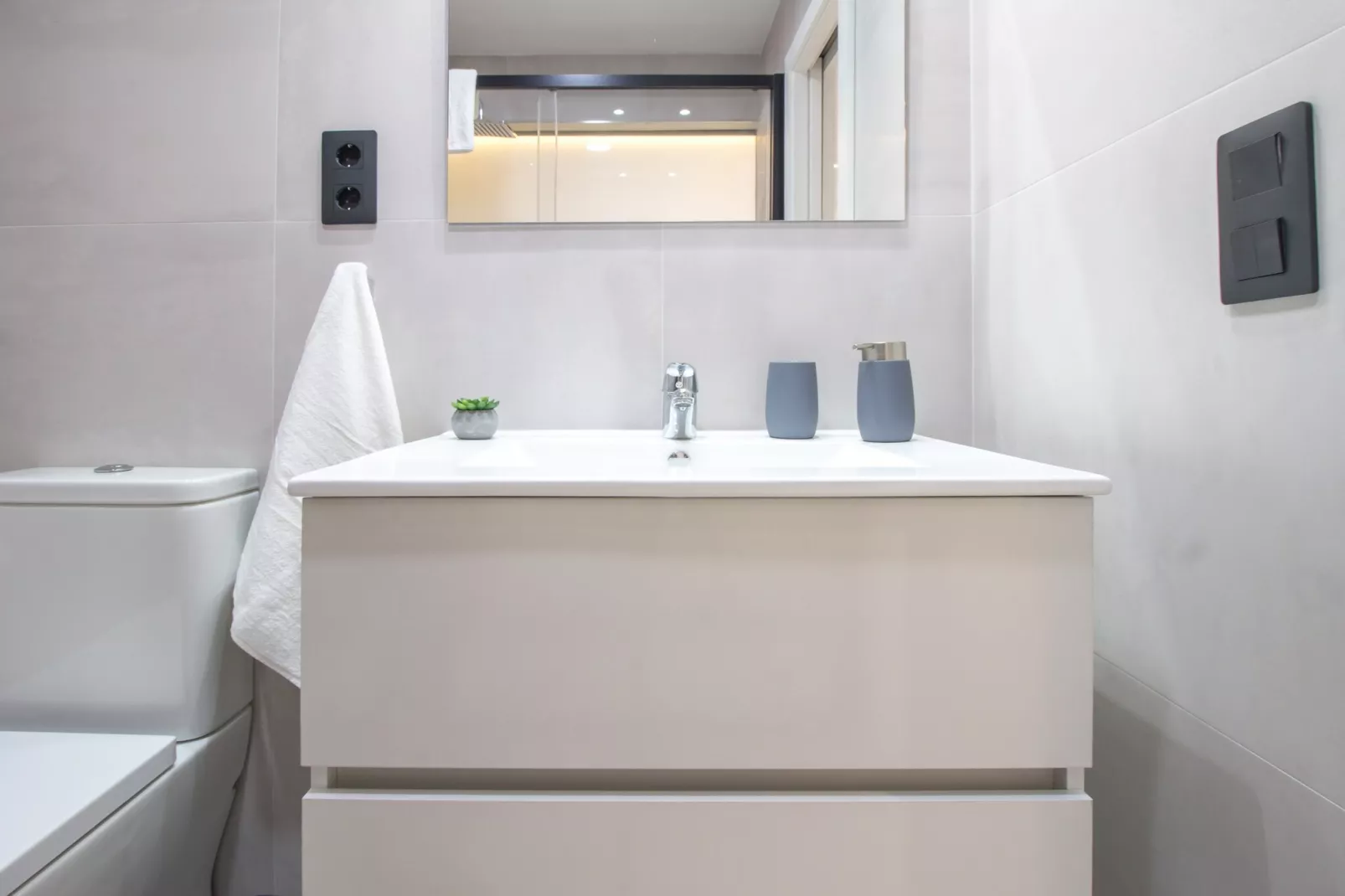 Mainstream home with balcony By  Canariasgetaway-Salle de bain