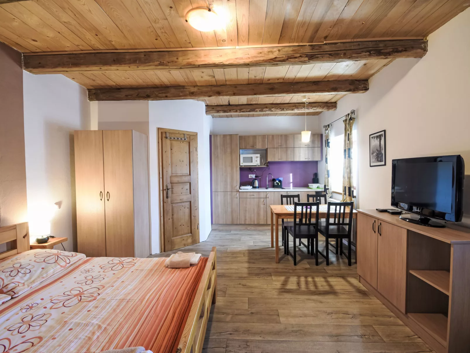 Comfort in Farmhouse-Inside