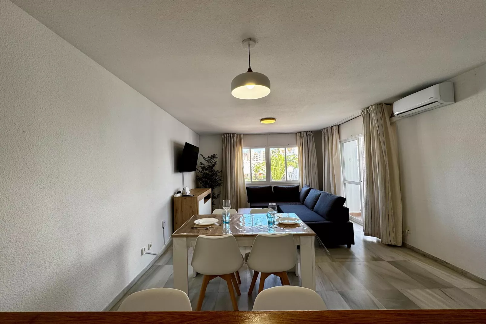 Golf Center-Living room
