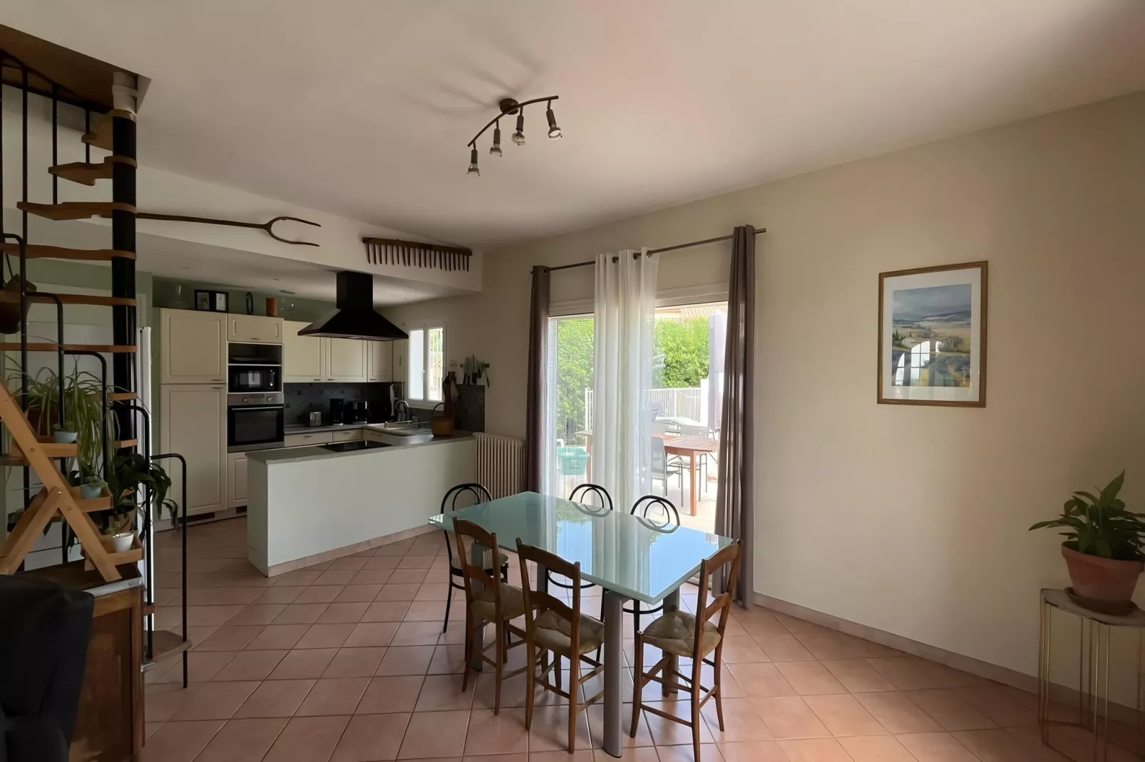 Villa avec piscine-Salle à manger