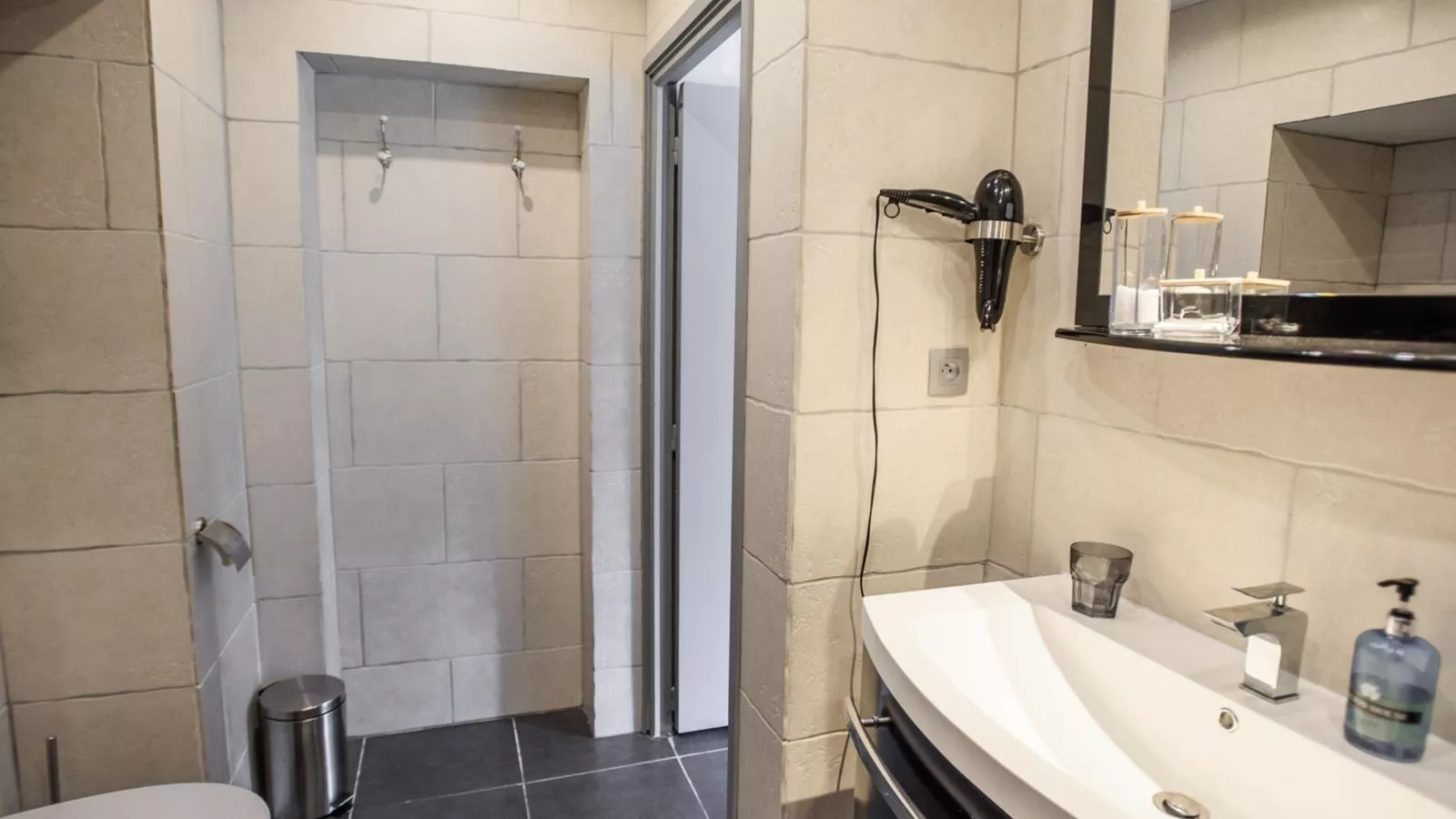 Cabirat-Salle de bain