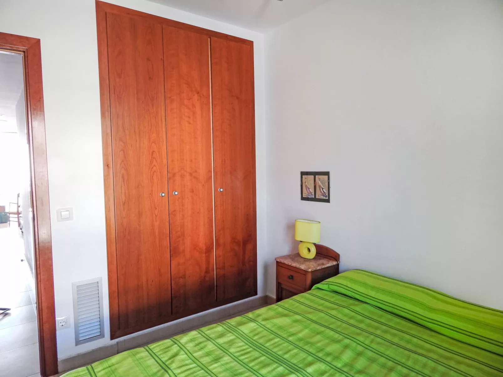 La Platja-Inside
