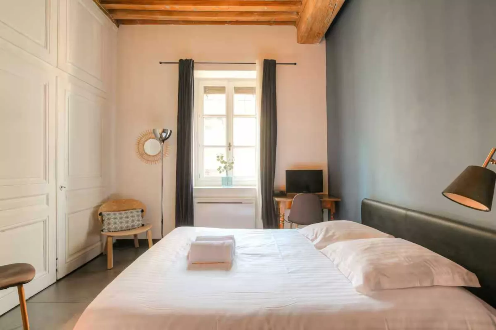 AK-34-AINAY-Chambre