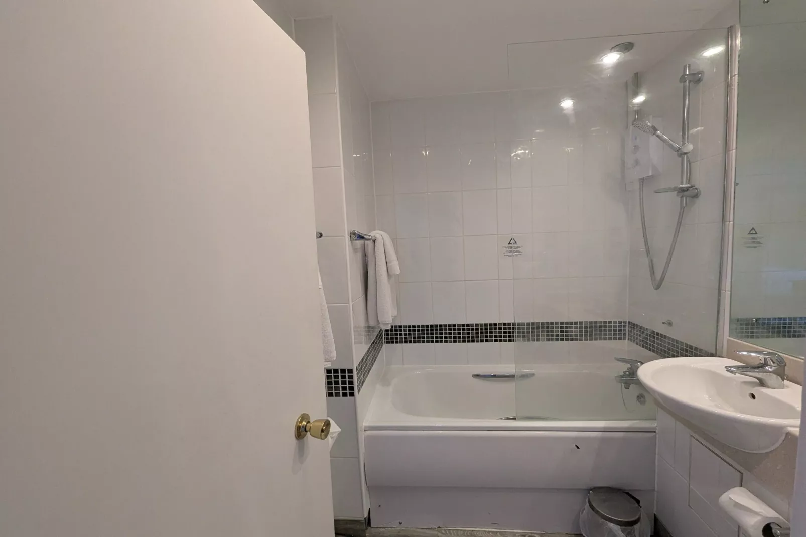 Newton Park Double Room-Badezimmer