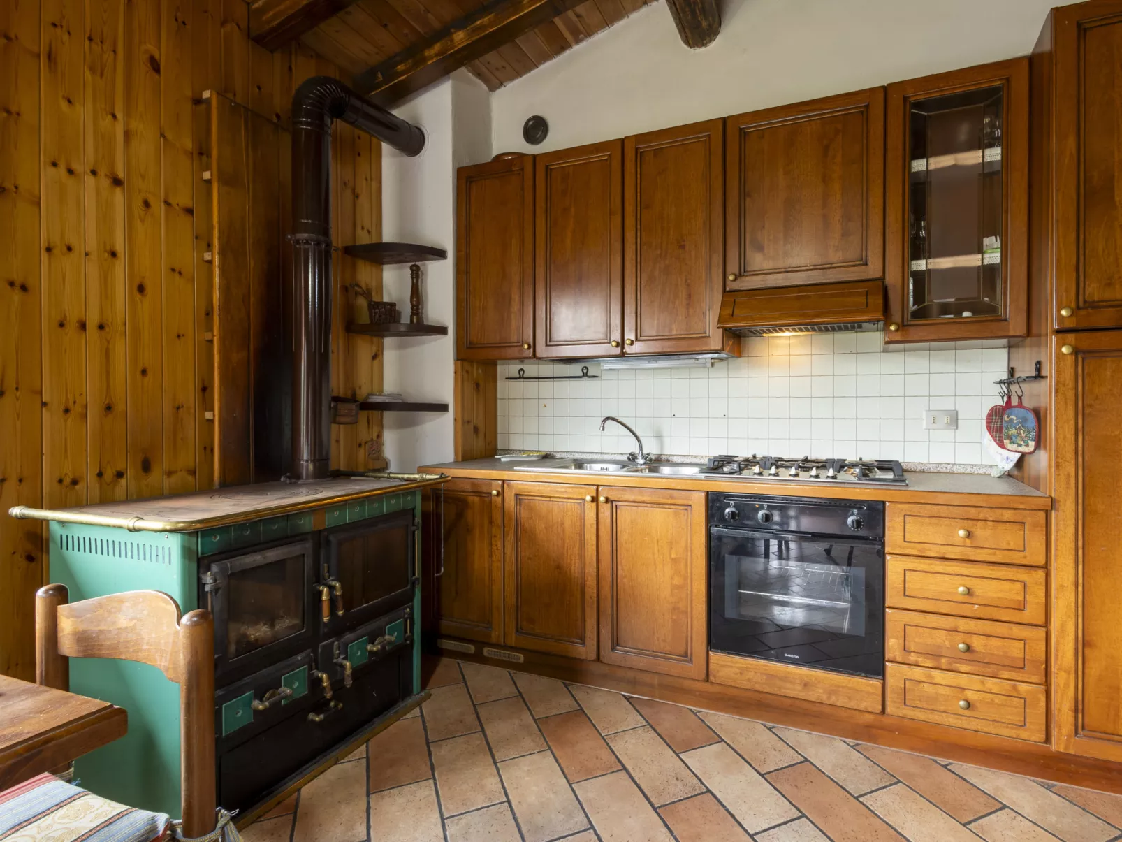Moncucco Mountain Home-Inside