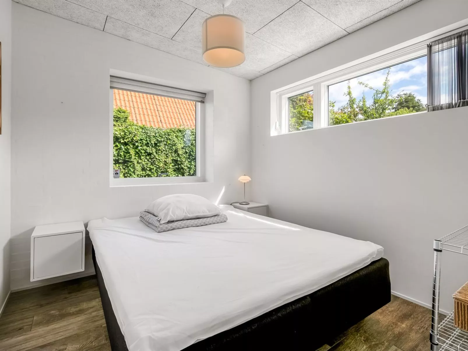 "Bondi" - 75m from the sea-Inside