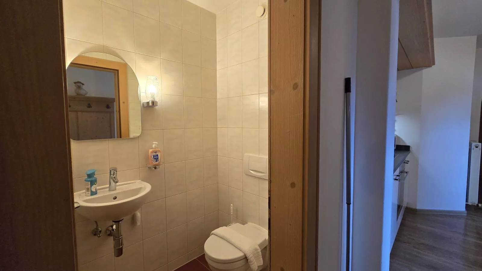 Landhaus Marchfeld Top 1-Bathroom