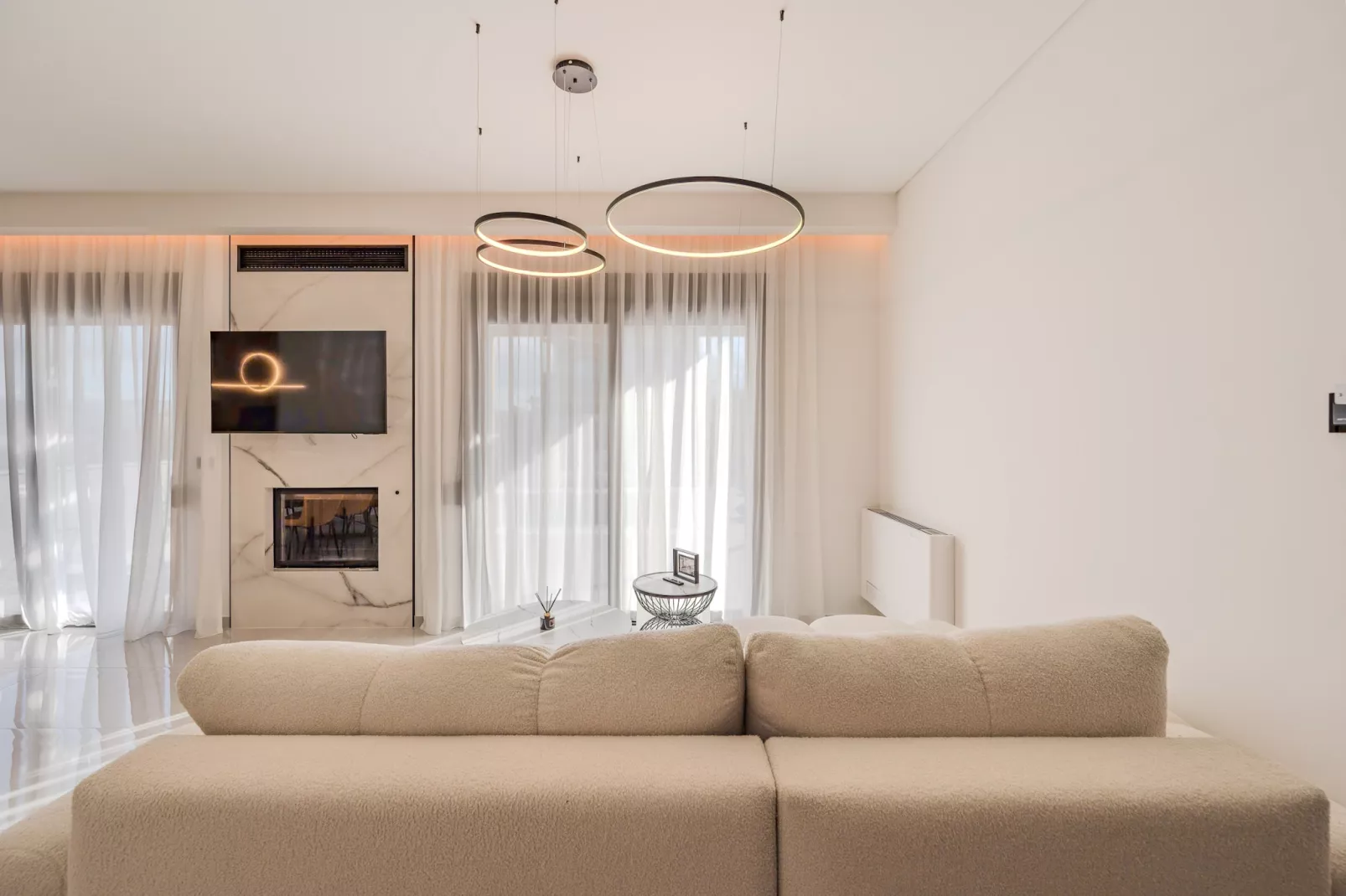 Rosy 1-Living room