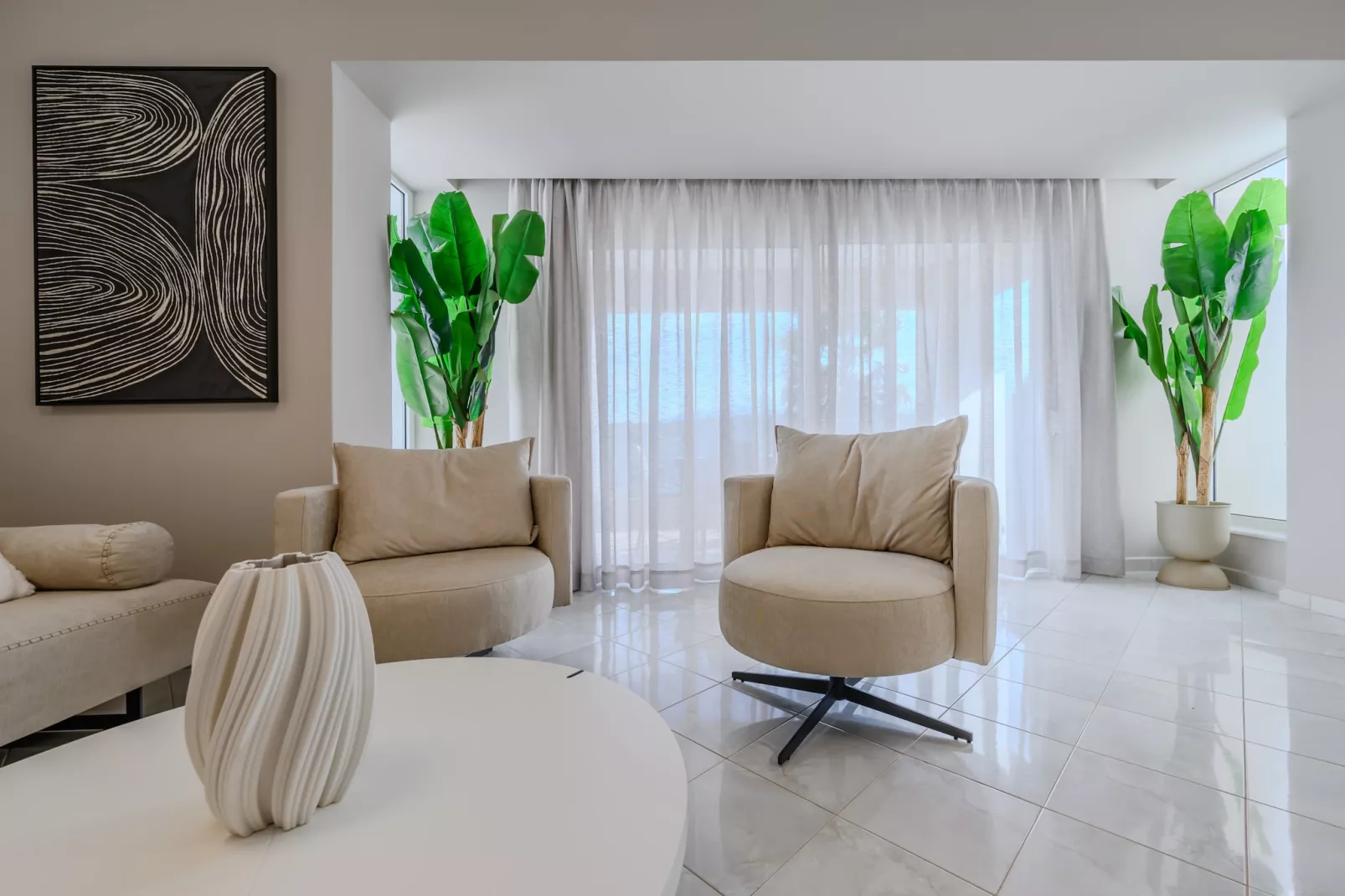 Foothills Turquoise Villa-Salon