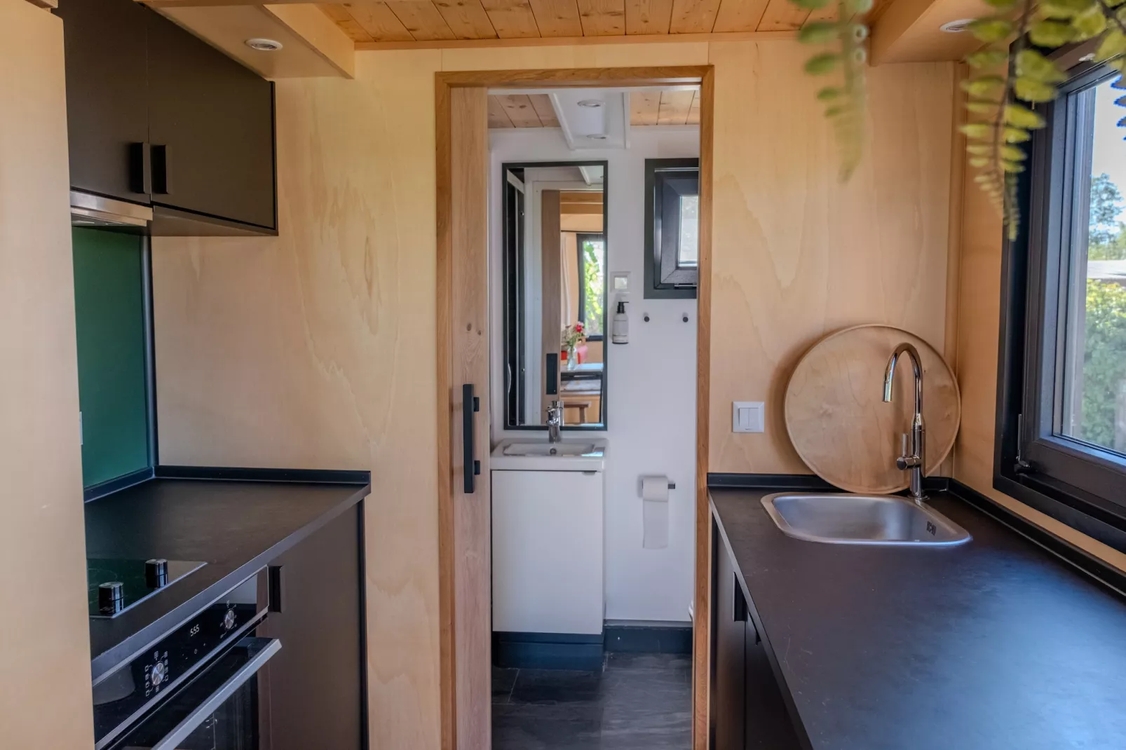 Groepsruimte i.c.m. 4 tiny greenhouses-Kitchen