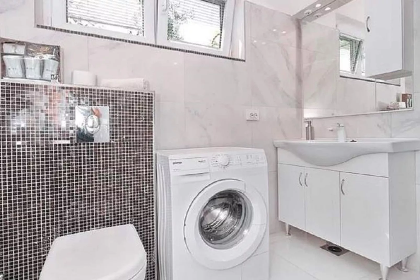 Hacienda Mia-Bathroom