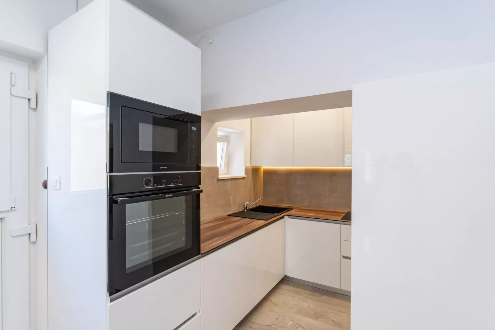 Apartment Nikolica - Two Bedroom Apartment with Terrace-Cuisine