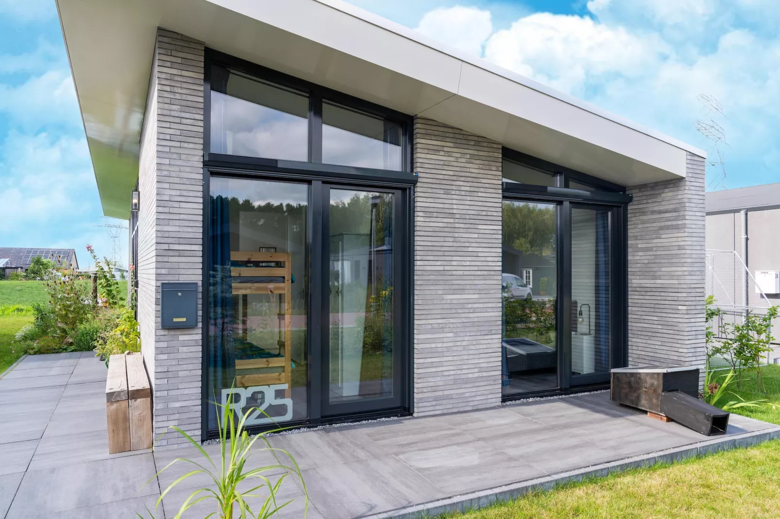 Buitenplaats R25-Exterior in summer