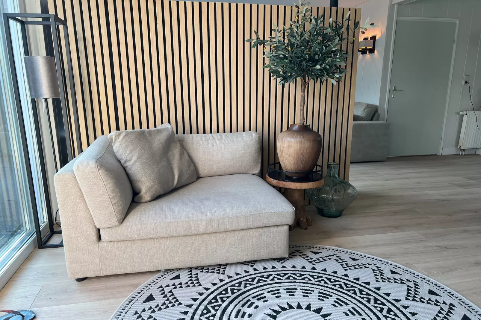 Eureka 103-Living room
