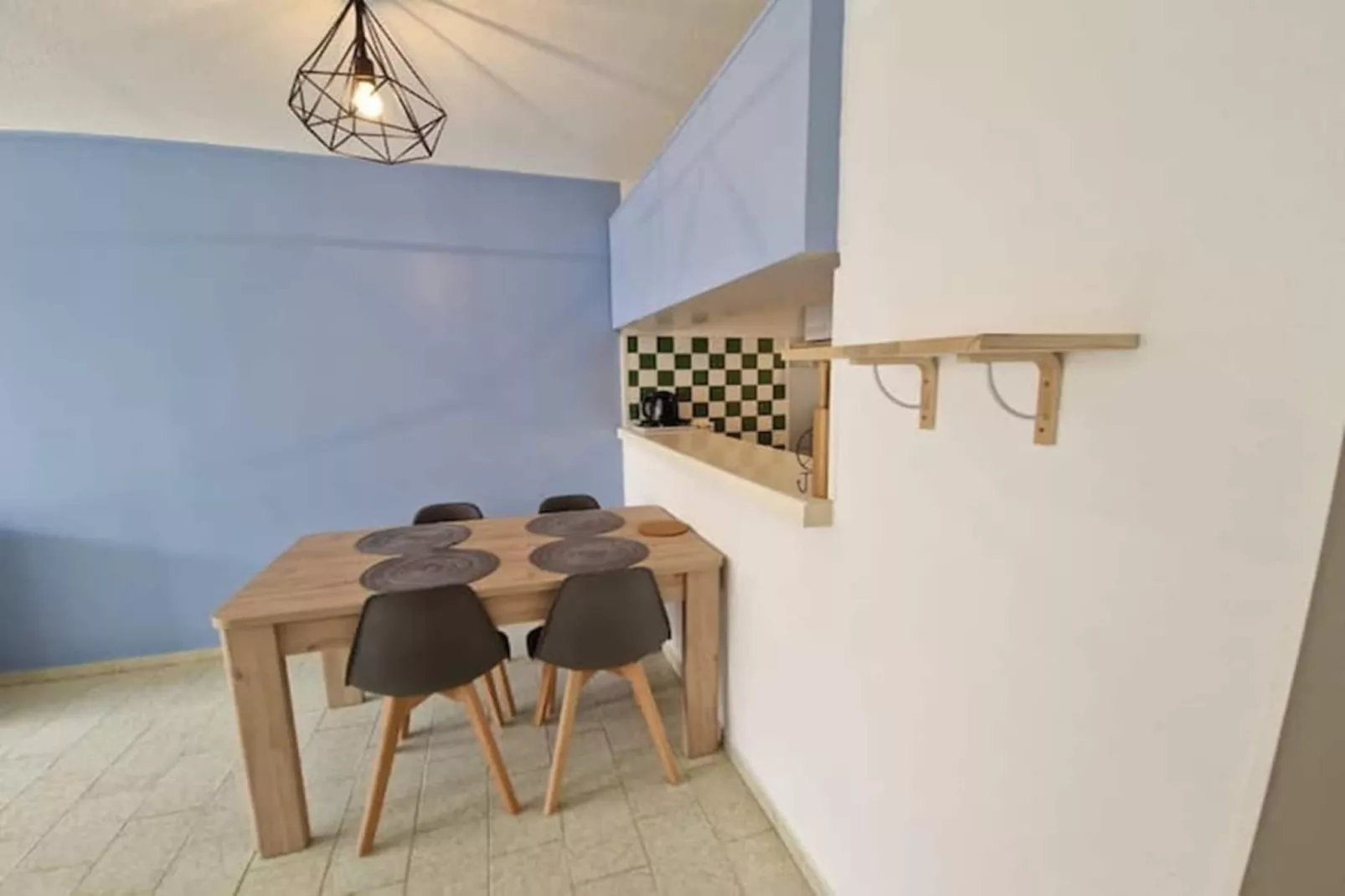 LOU SAOU-Dining room
