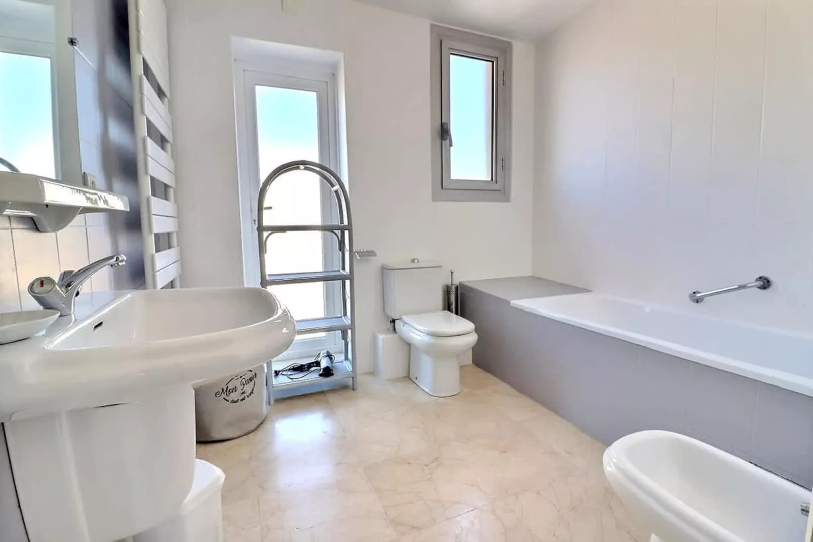 157 LENGAY (302)-Salle de bain