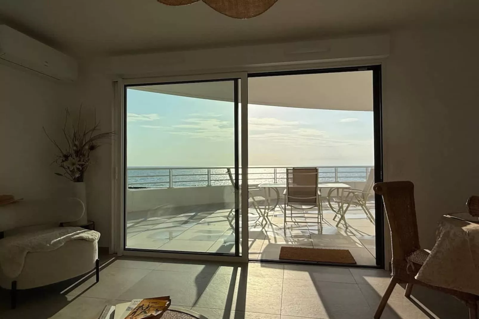 B704-Terrasse/Balkon