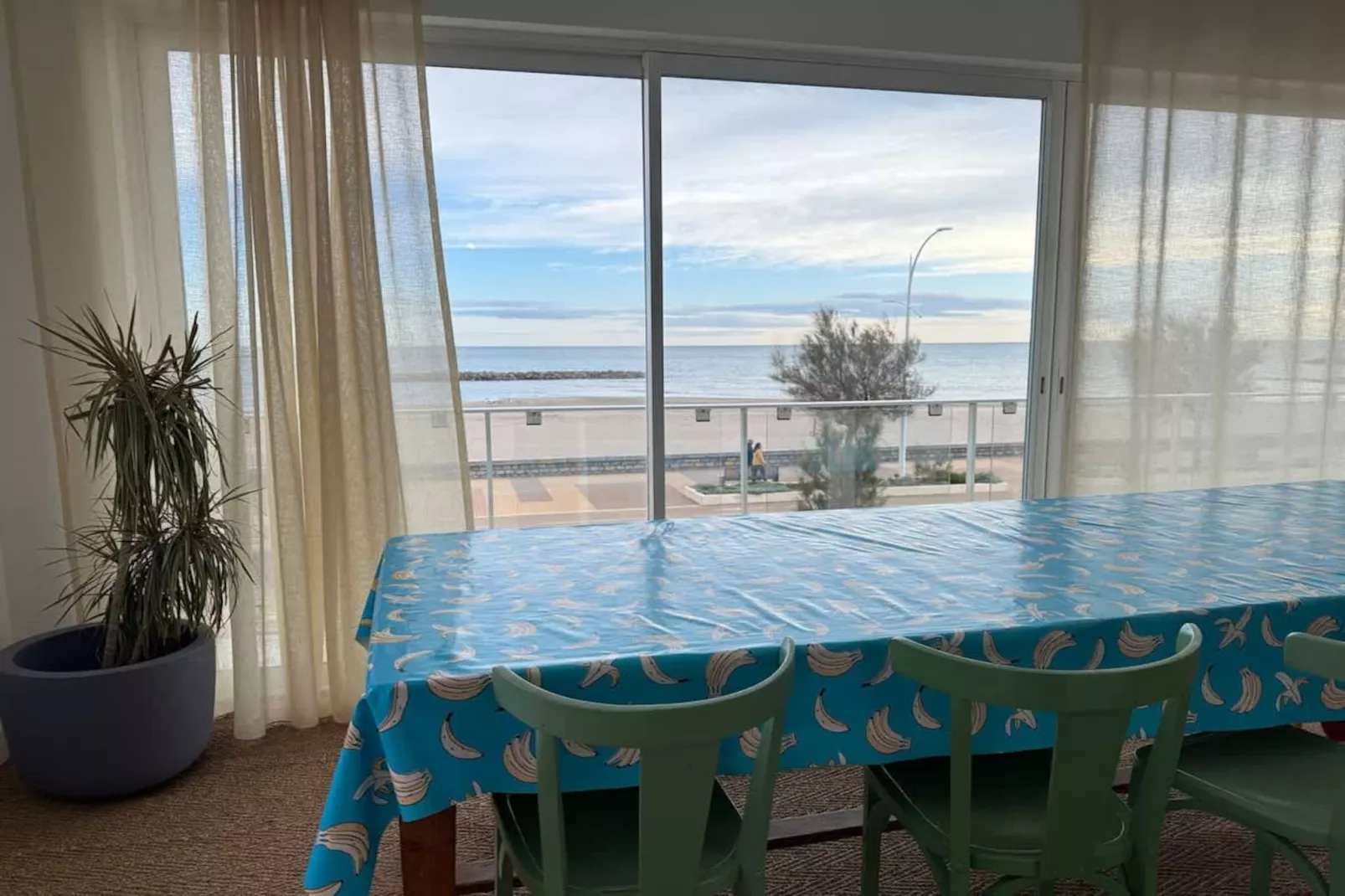 86 Bel appart 120m2-Esszimmer