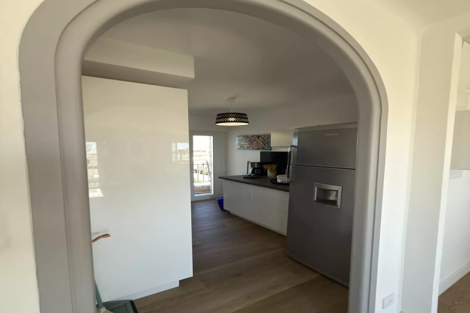 24 Balcon sur la Méd-Kitchen