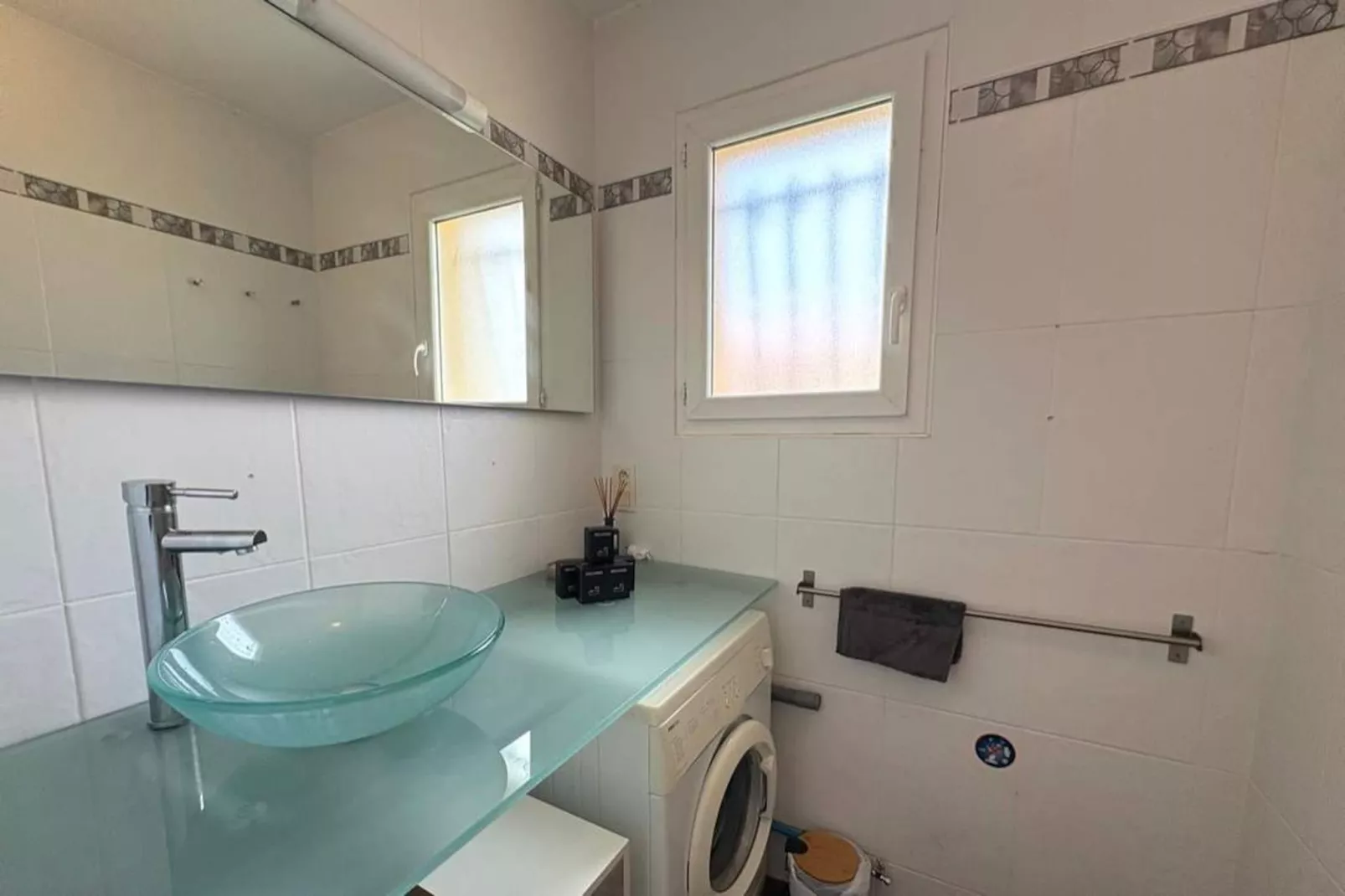 107 DENAUD-Bathroom