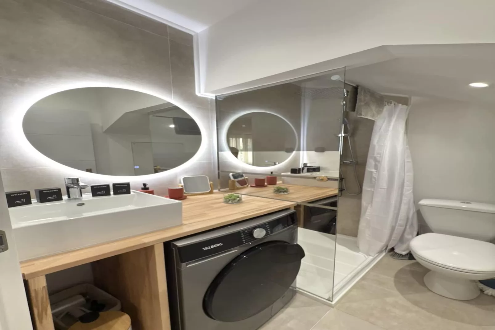 99 STUDIO-Bathroom