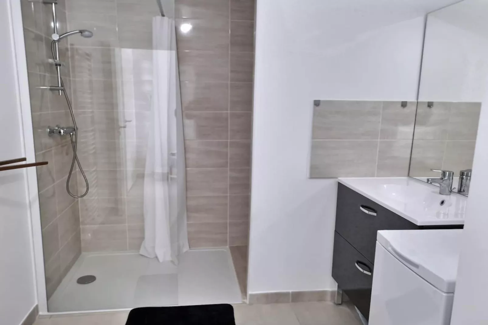 LOU 197 BRISTIEL-Bathroom