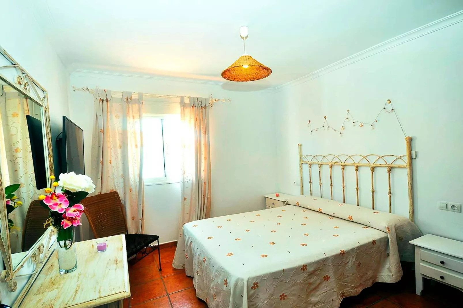 3155-+34635401120-Chambre