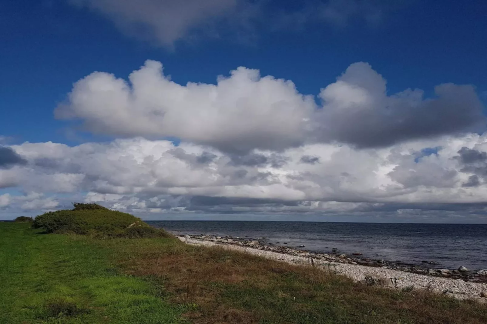 Seaside Serenity in LumsAYs-By Traum-Water view