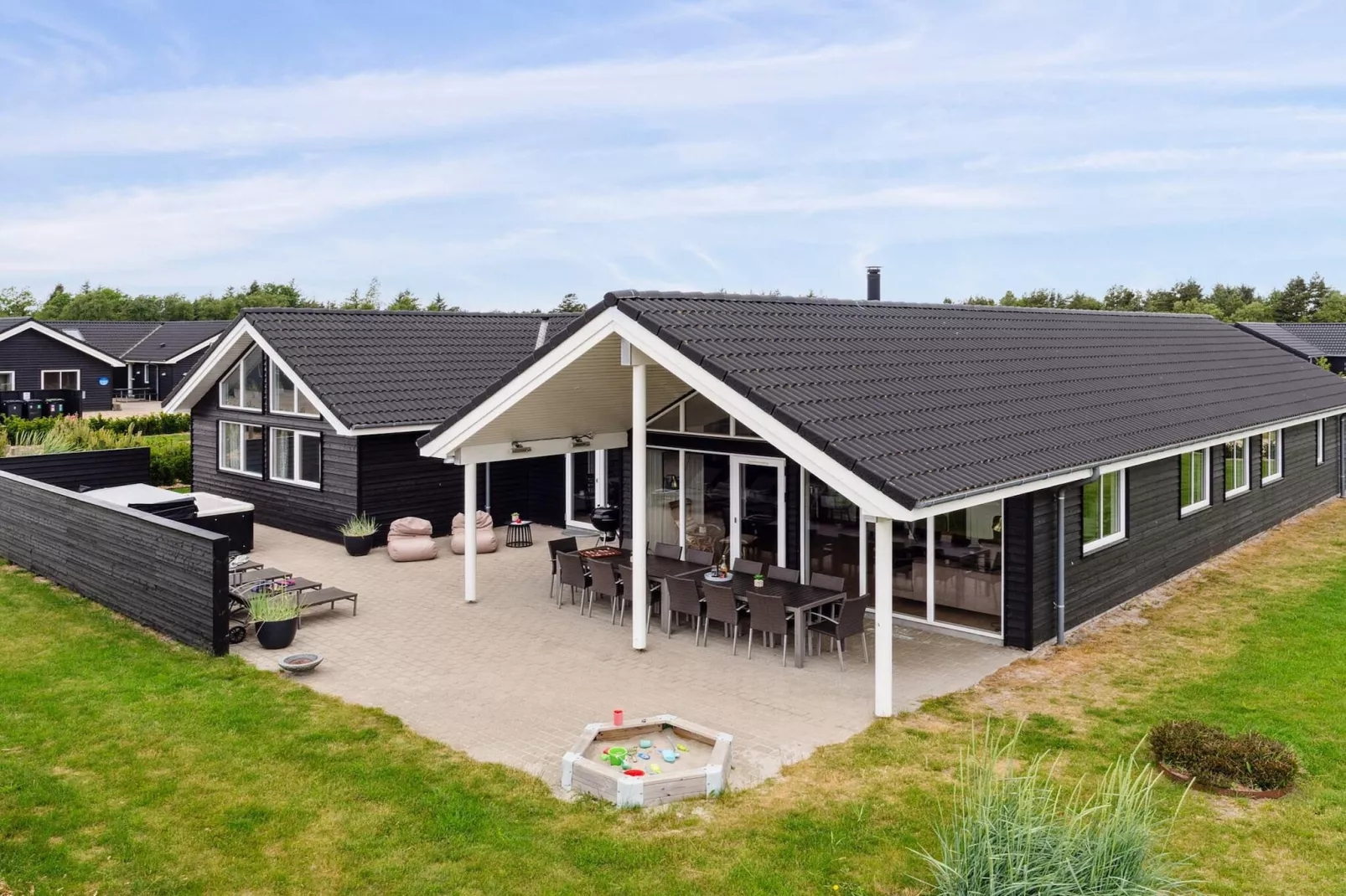 Luxury Retreat with Pool - By Traum Ferienwohnungen-Outdoor