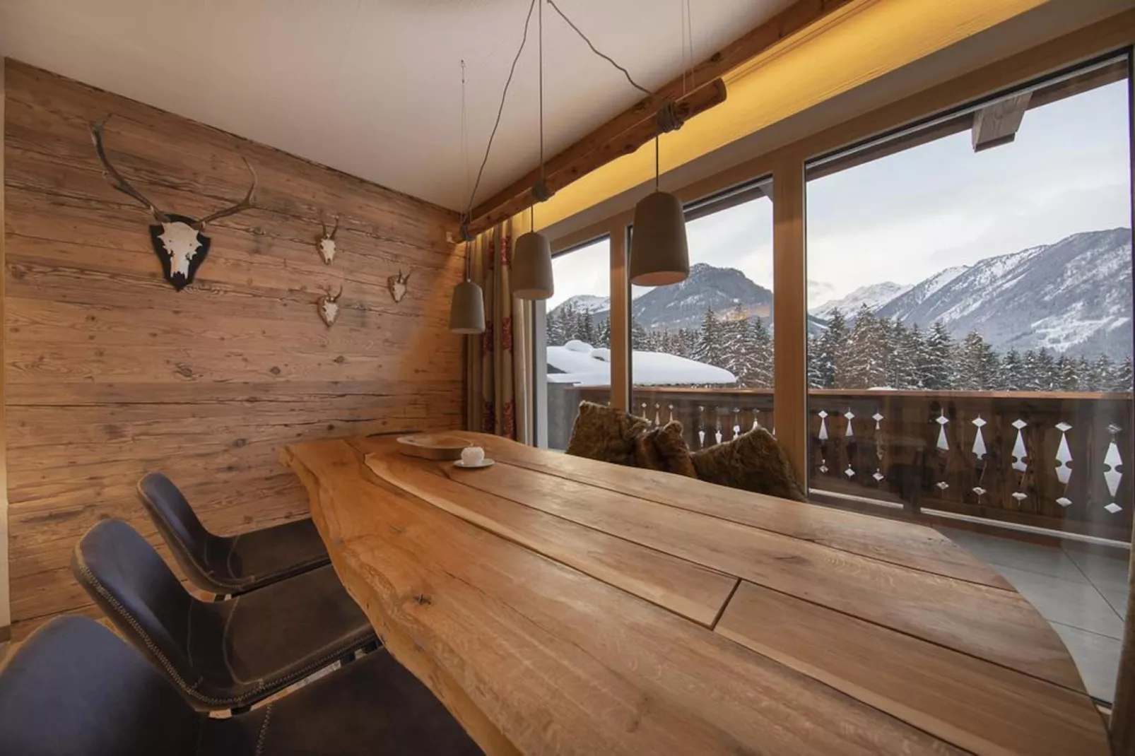 Nationalpark Chalet Lasörling-Dining room