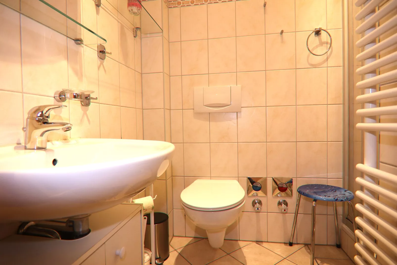 Sonnenterrasse Im EG Goethestr 10-Bathroom
