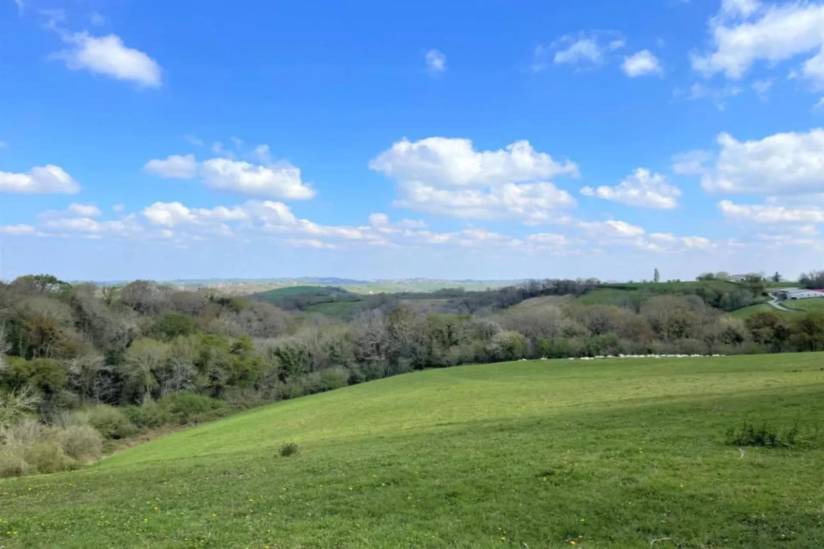Les Collines Iduki 2-Gebiete Sommer 20 km