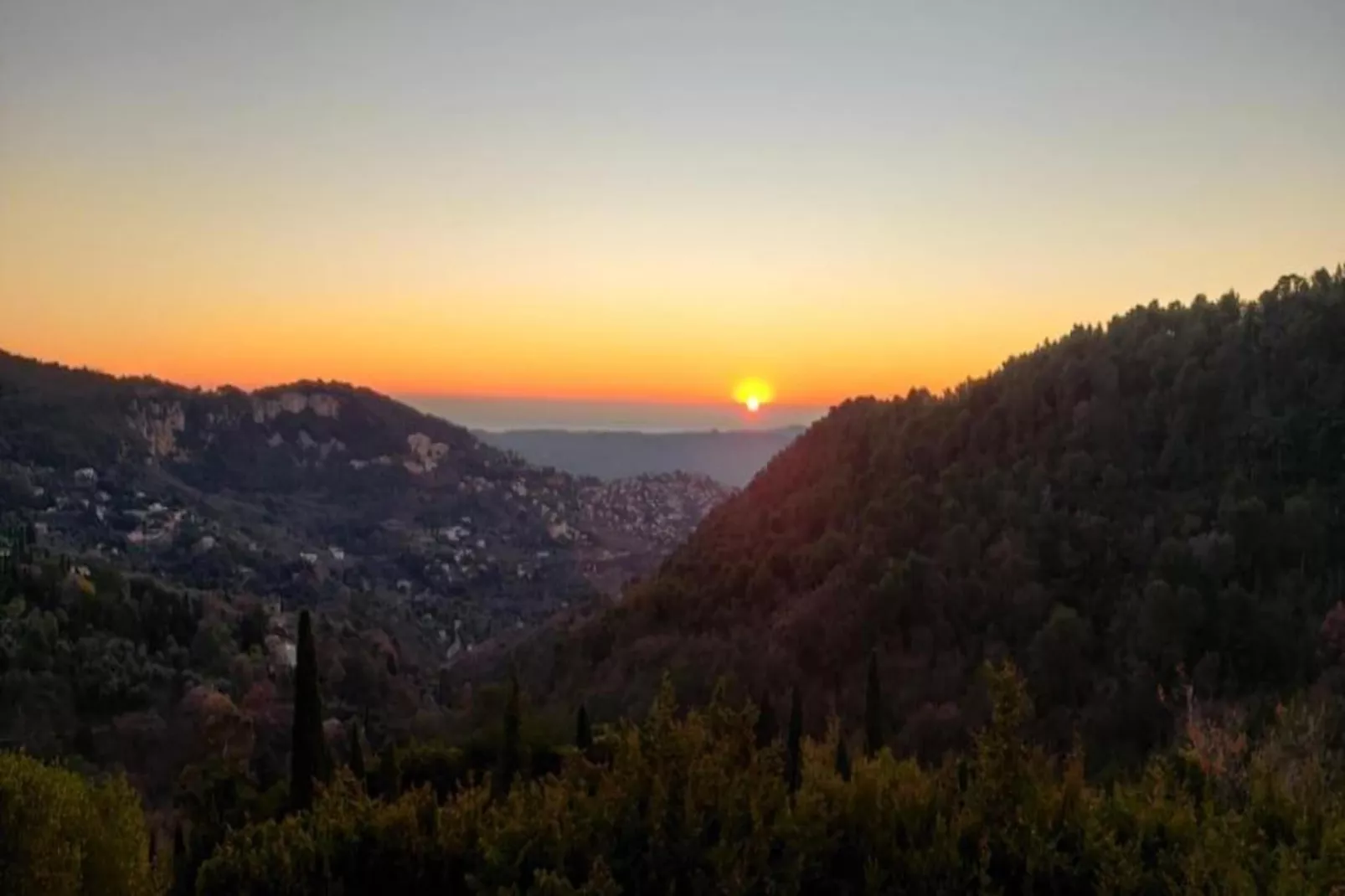 Jonila-Areas within 20km in summer