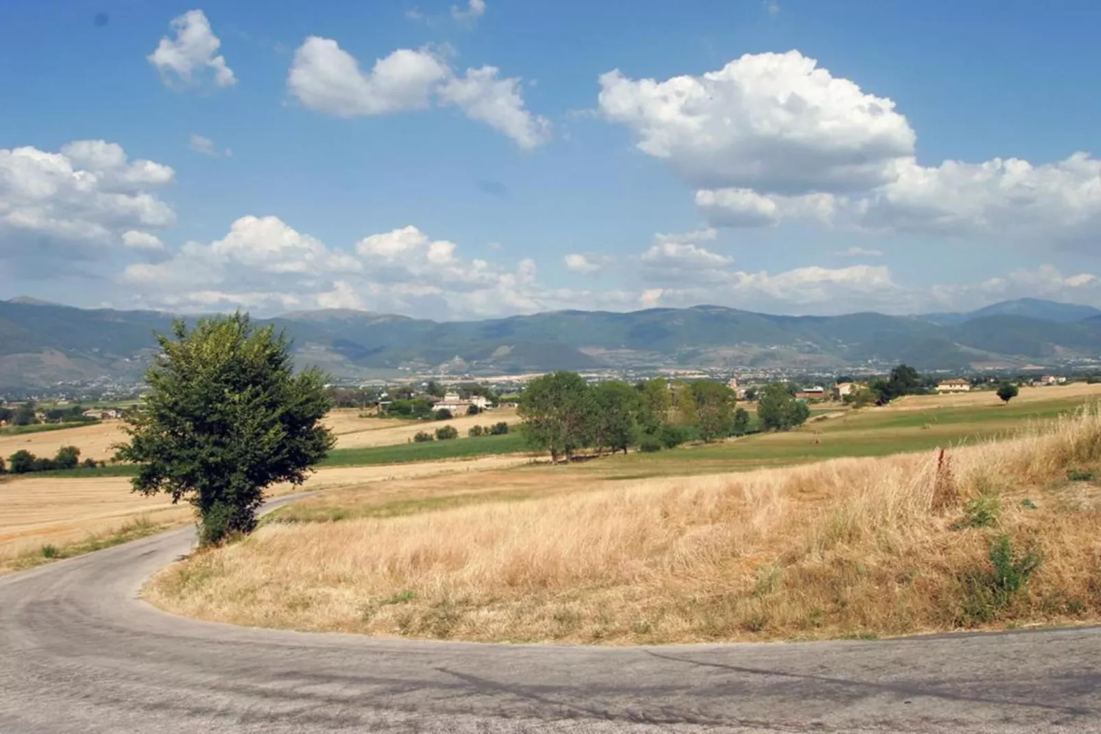 Colombaia-Areas within 20km in summer
