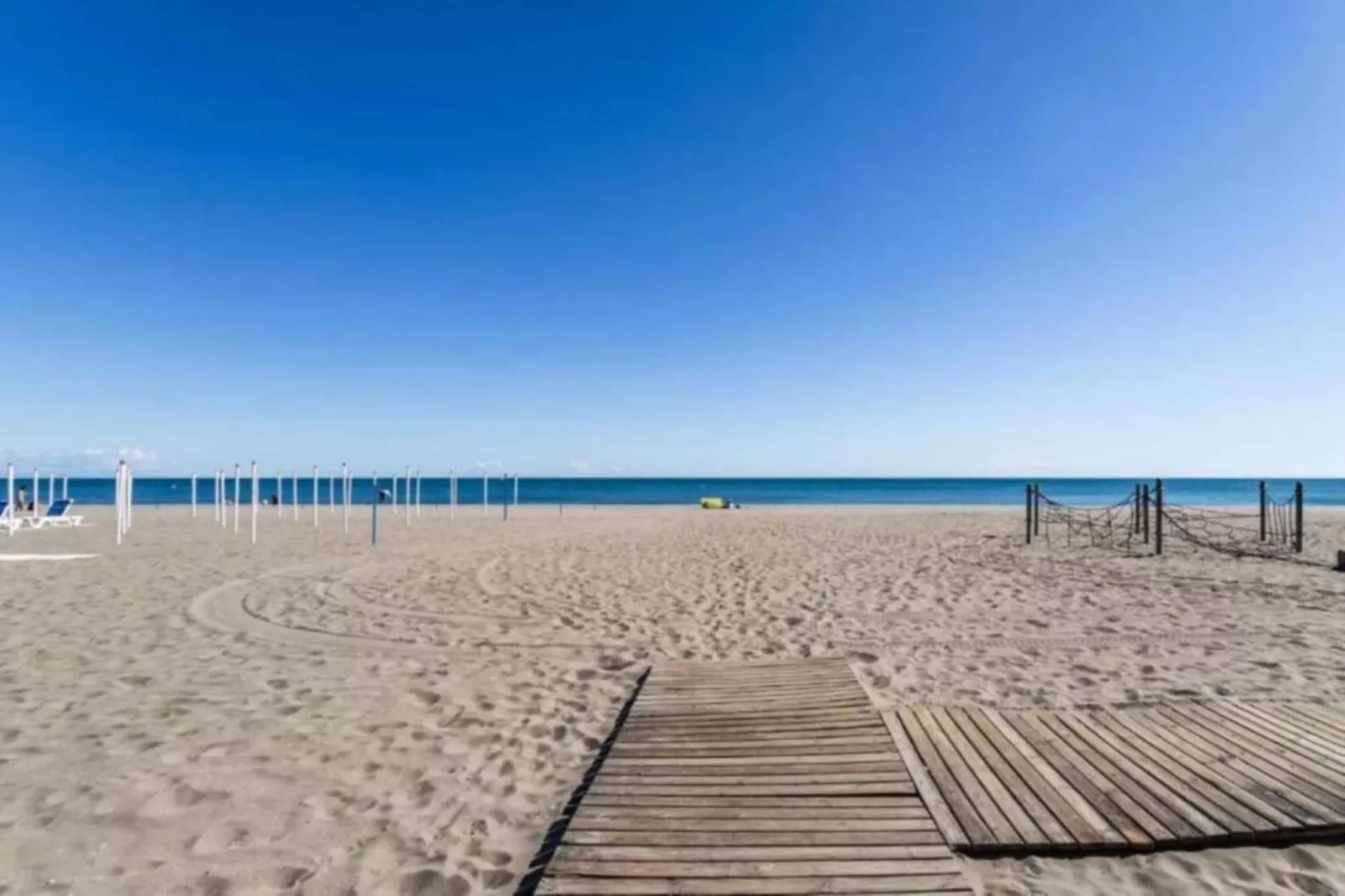 Agostina 3-Areas within 1km in summer