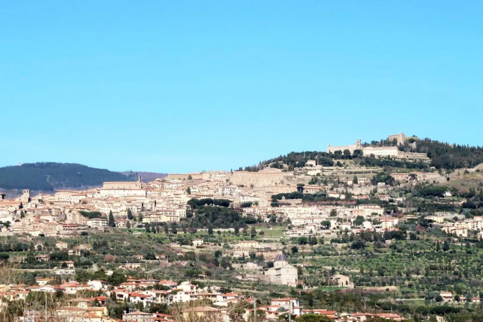 Camillo-Areas within 20km in summer