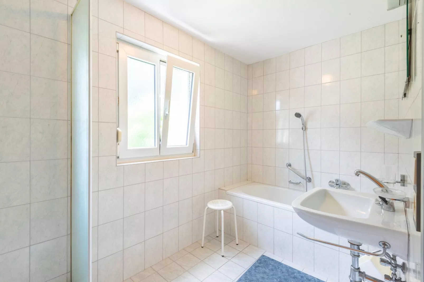 Haus Lukan Groß-Bathroom
