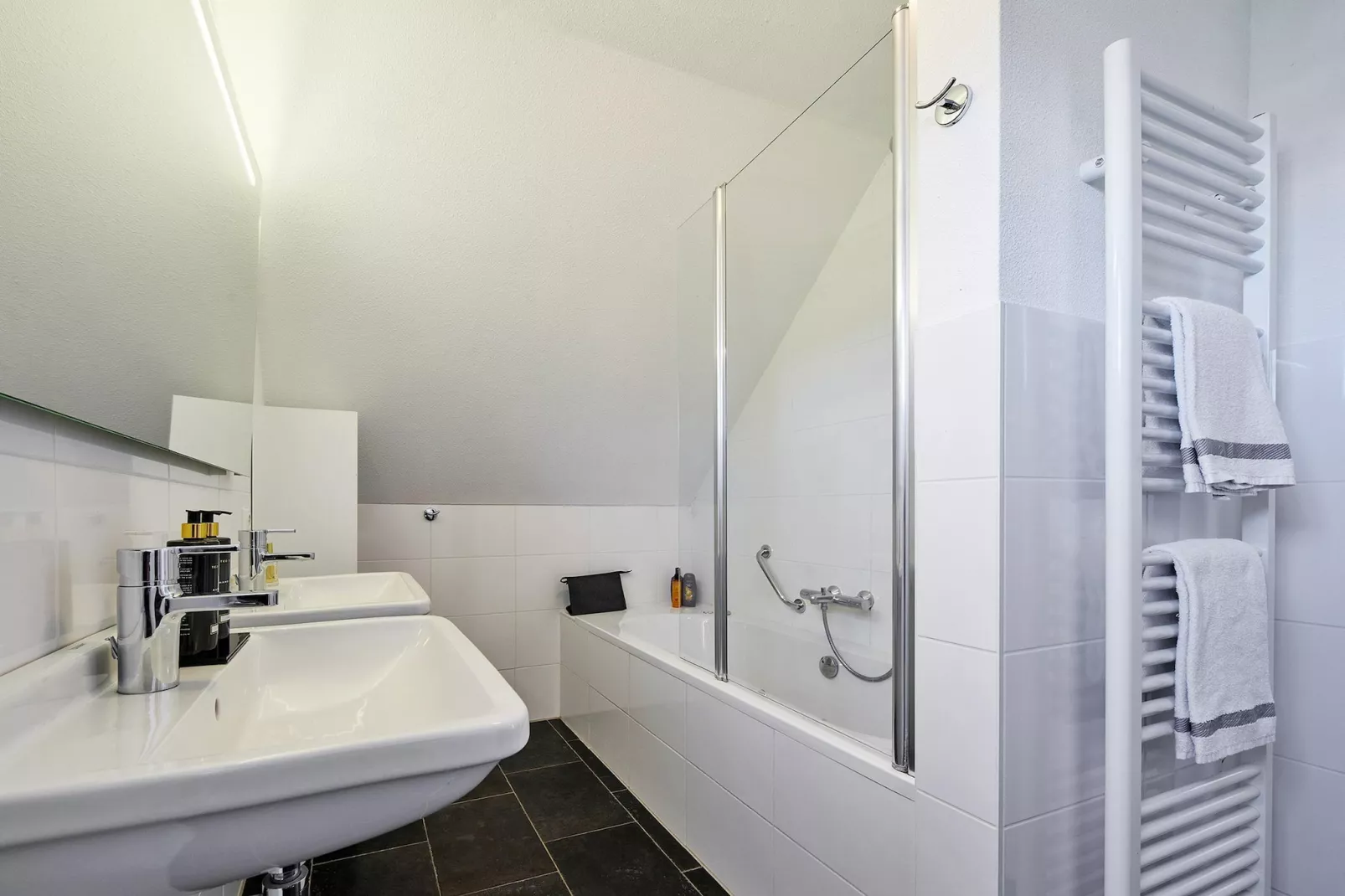 Buitenhof De Leistert 16-Bathroom