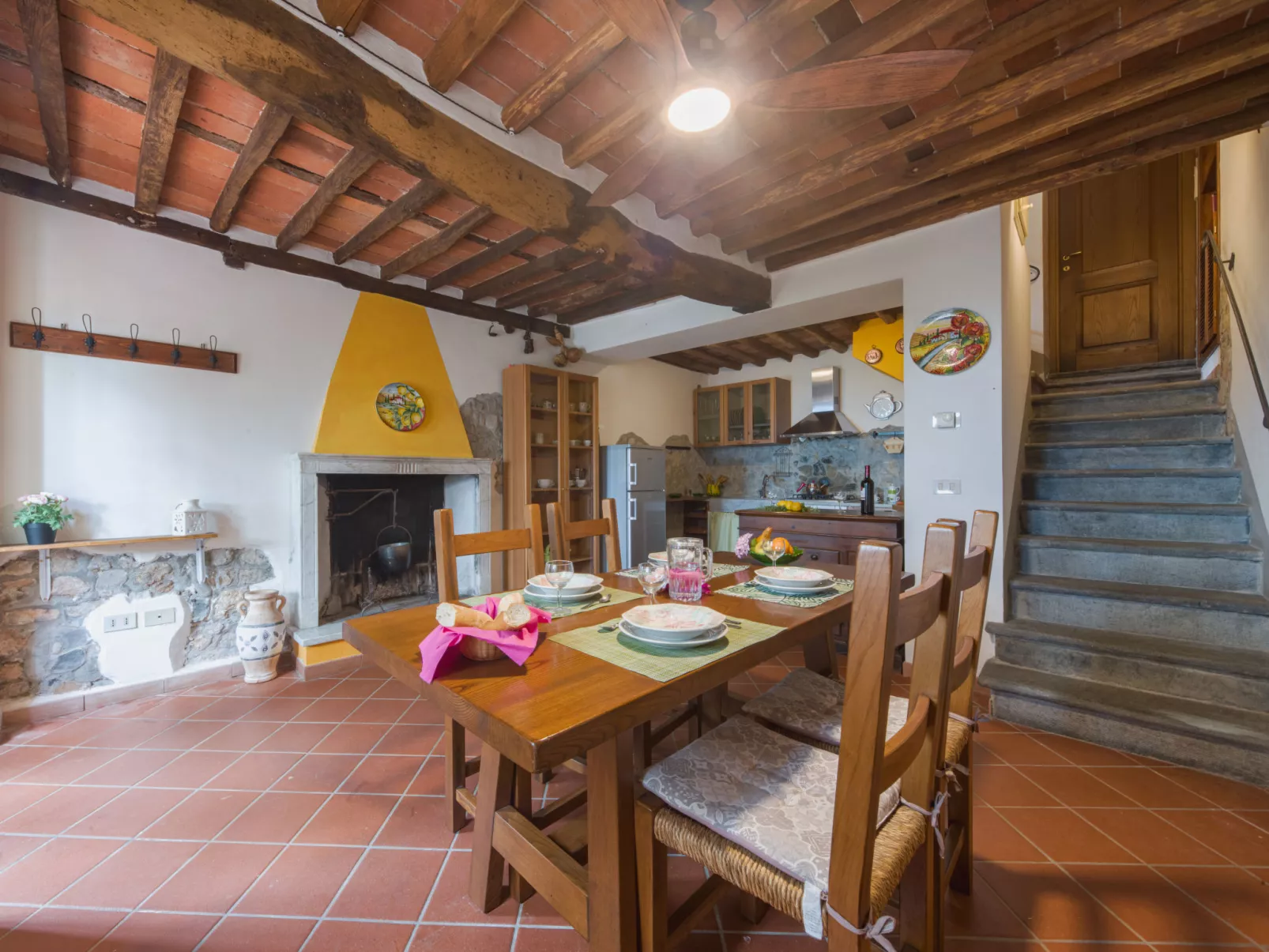 Casa di Nena-Inside