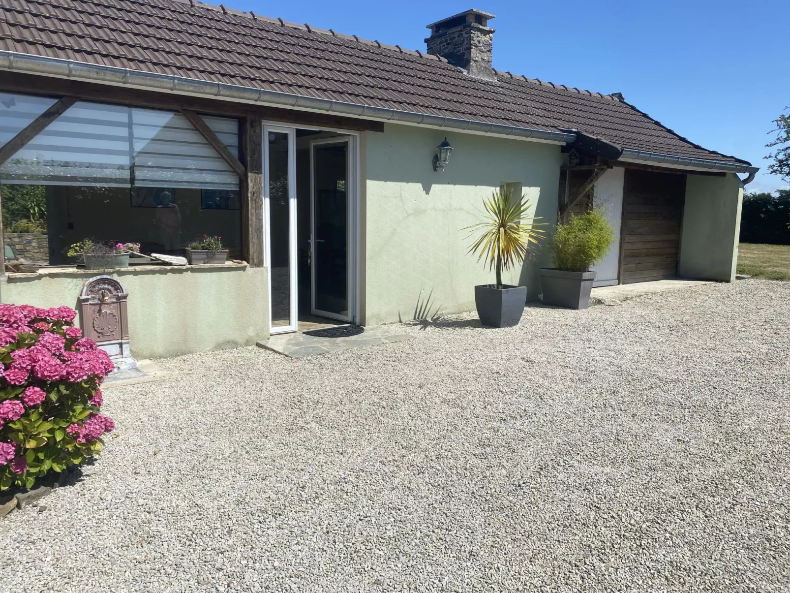 Cottage du Hamel es Clos-Outside