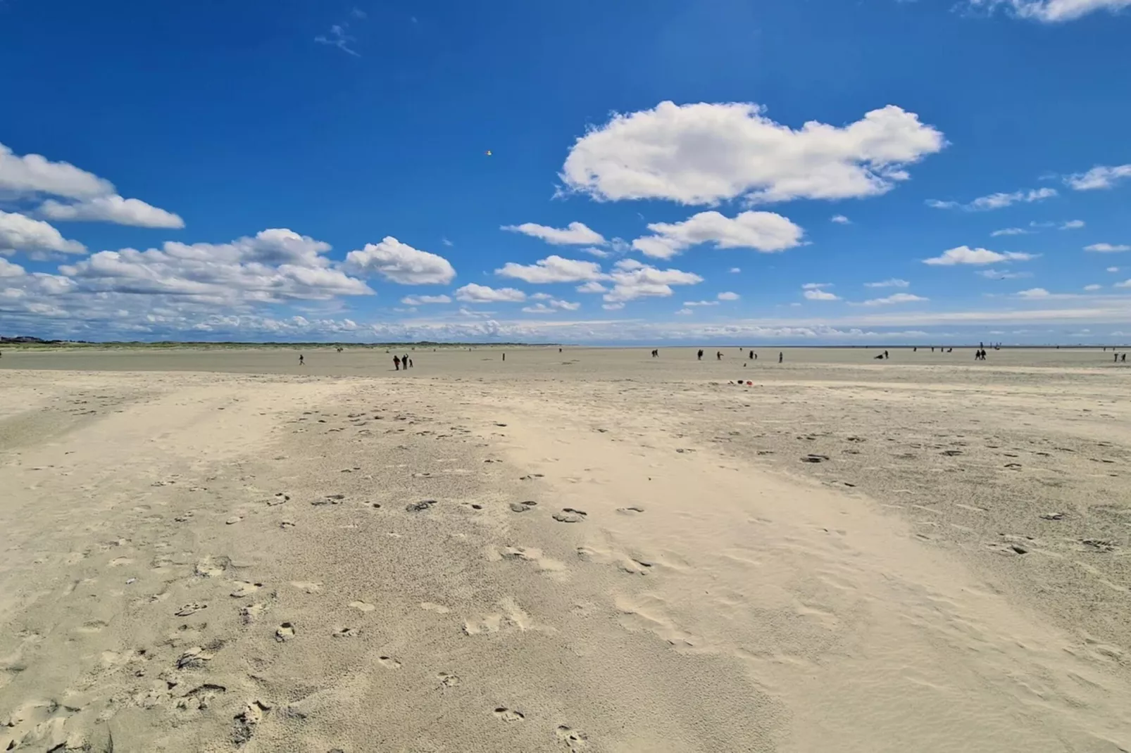 Beachbreak-Areas within 5km in summer