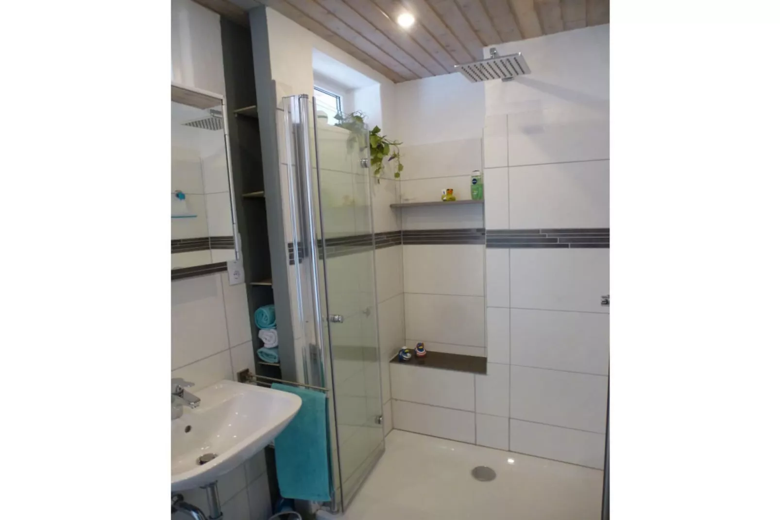 38290-Bathroom