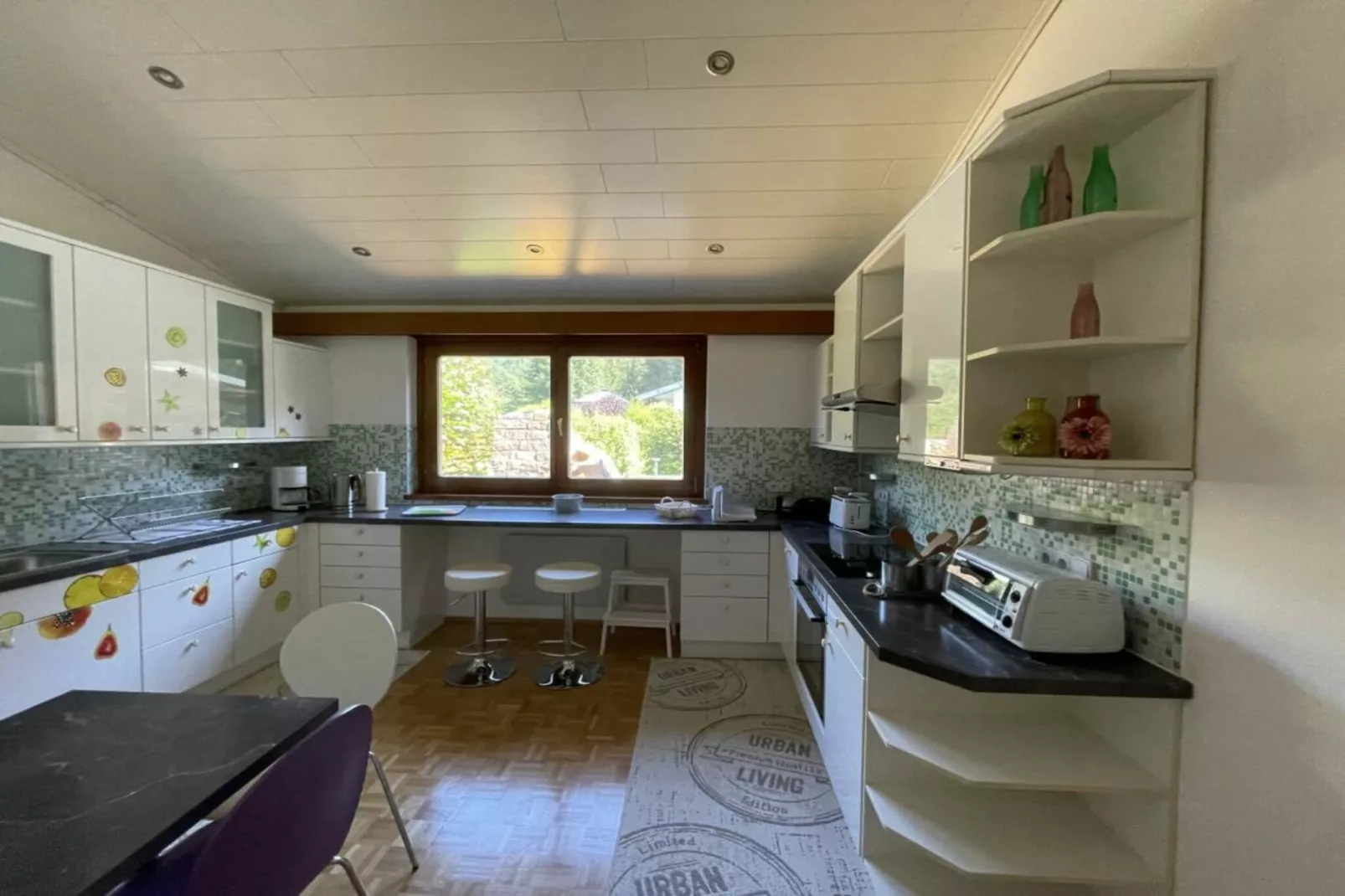 480011-Kitchen