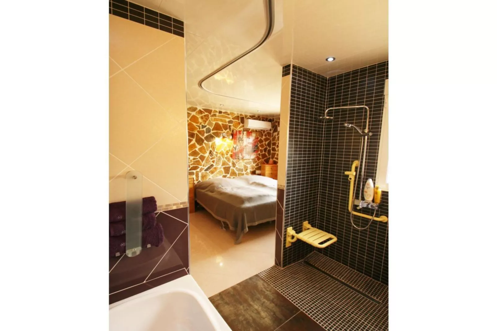 127471-Bedroom