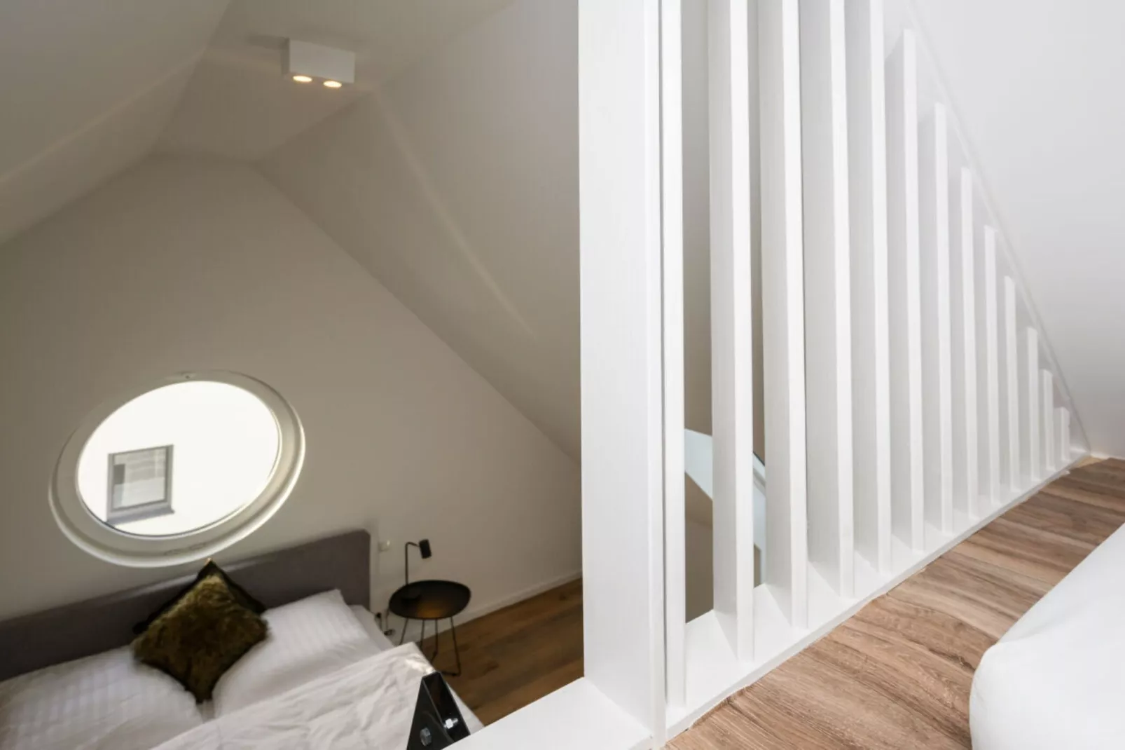 453493-Bedroom