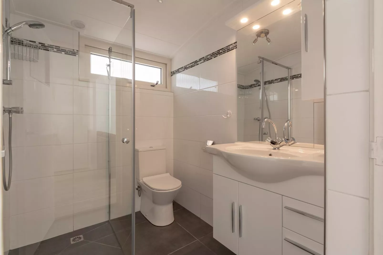 Garnekuul 52-Bathroom
