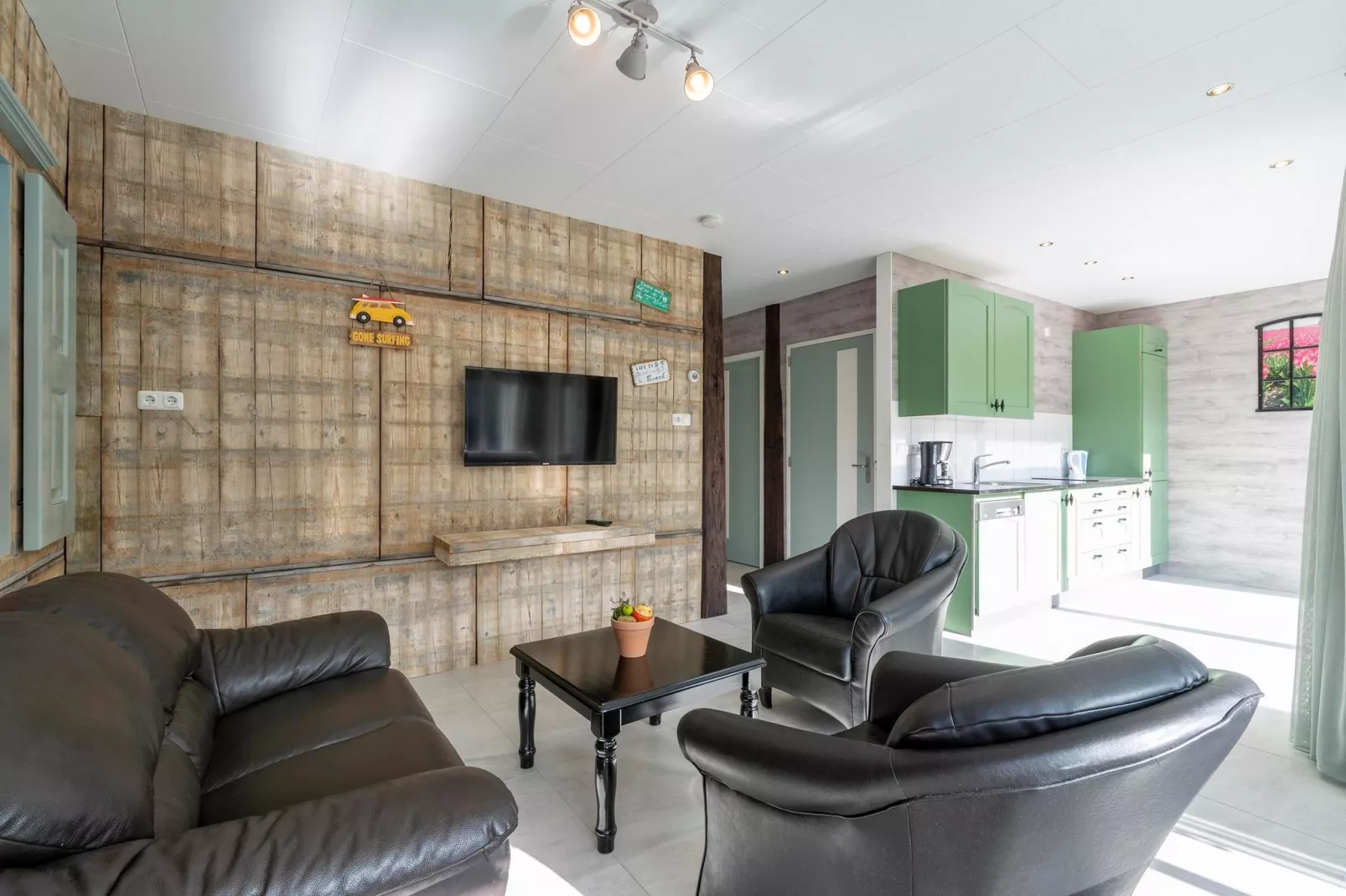Garnekuul 90-Living room