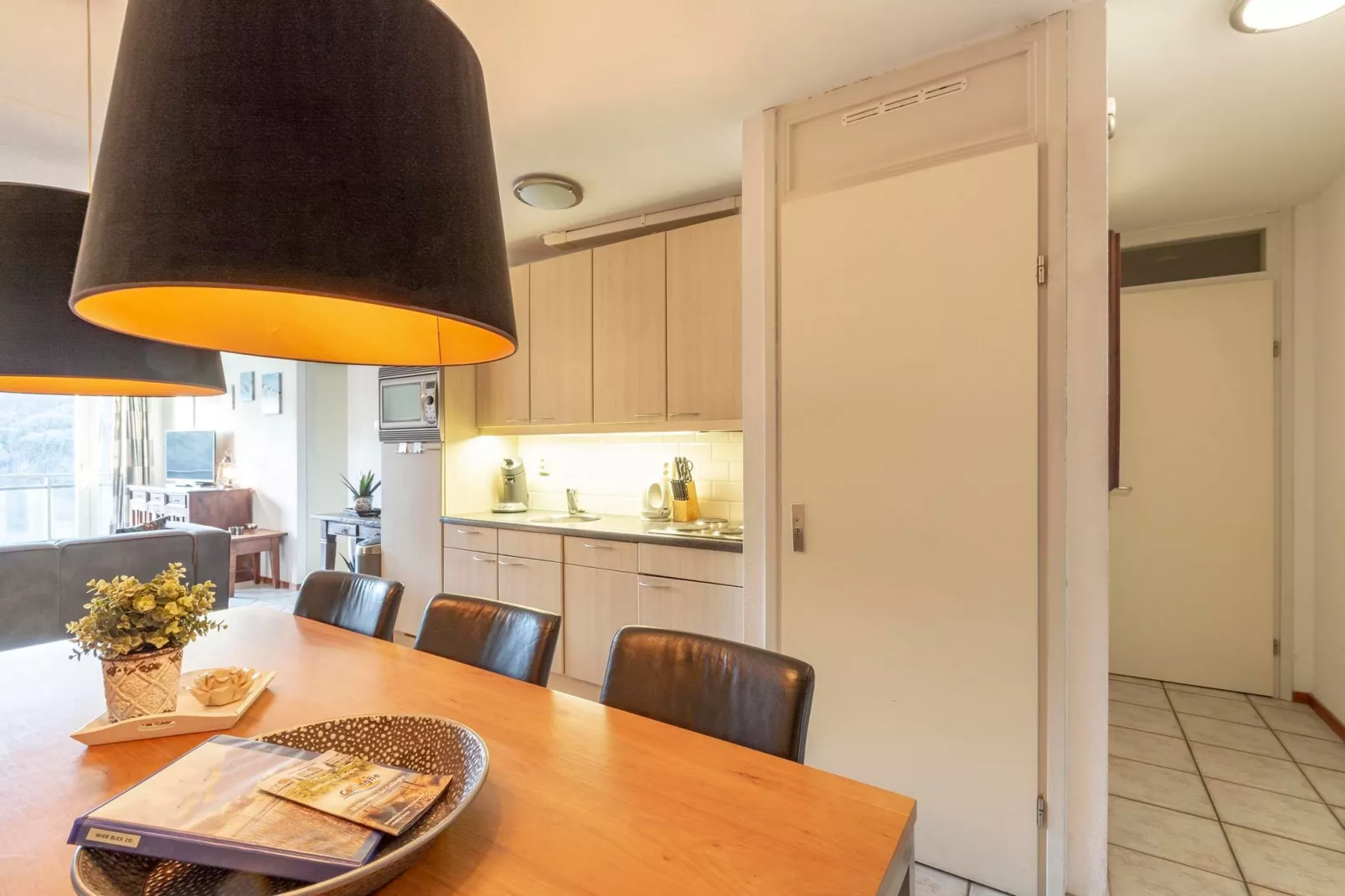 Wijde Blick 210-Dining room