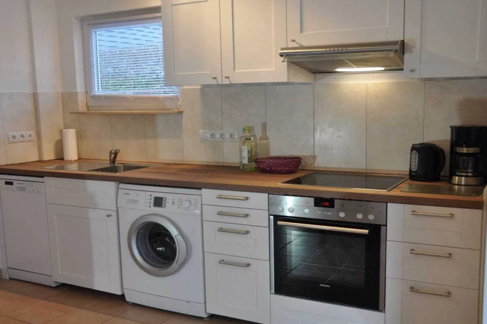 453495-Kitchen