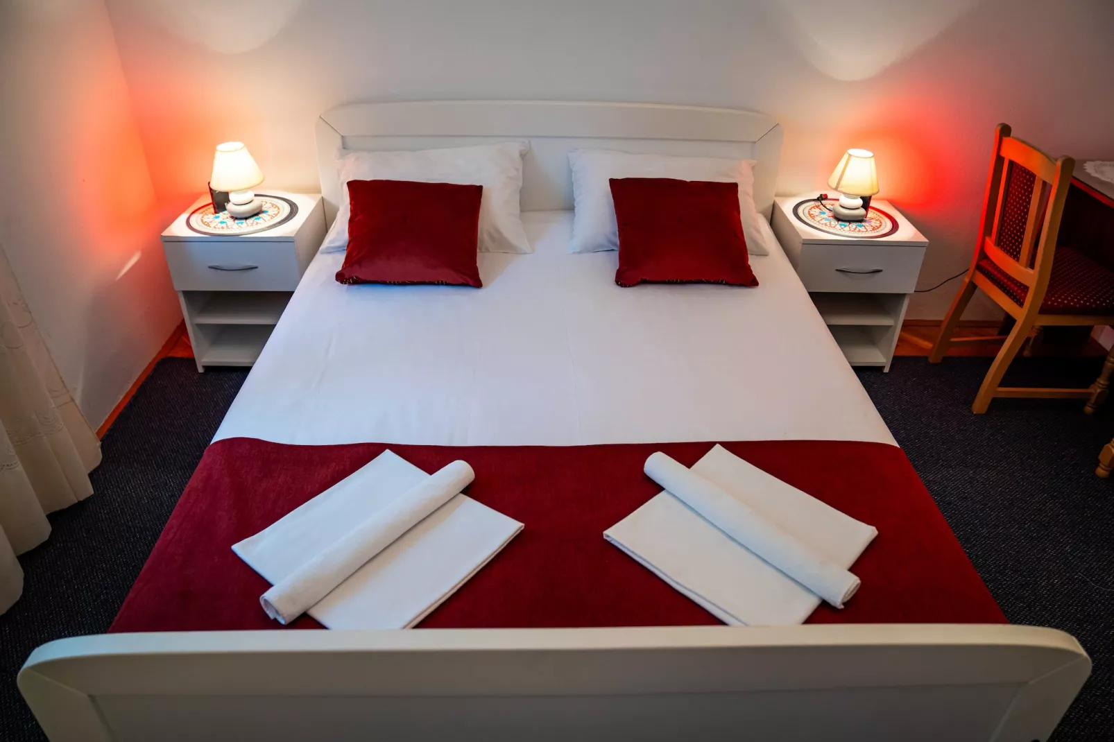 Guest House Cesic - Double Room No1-Schlafzimmer